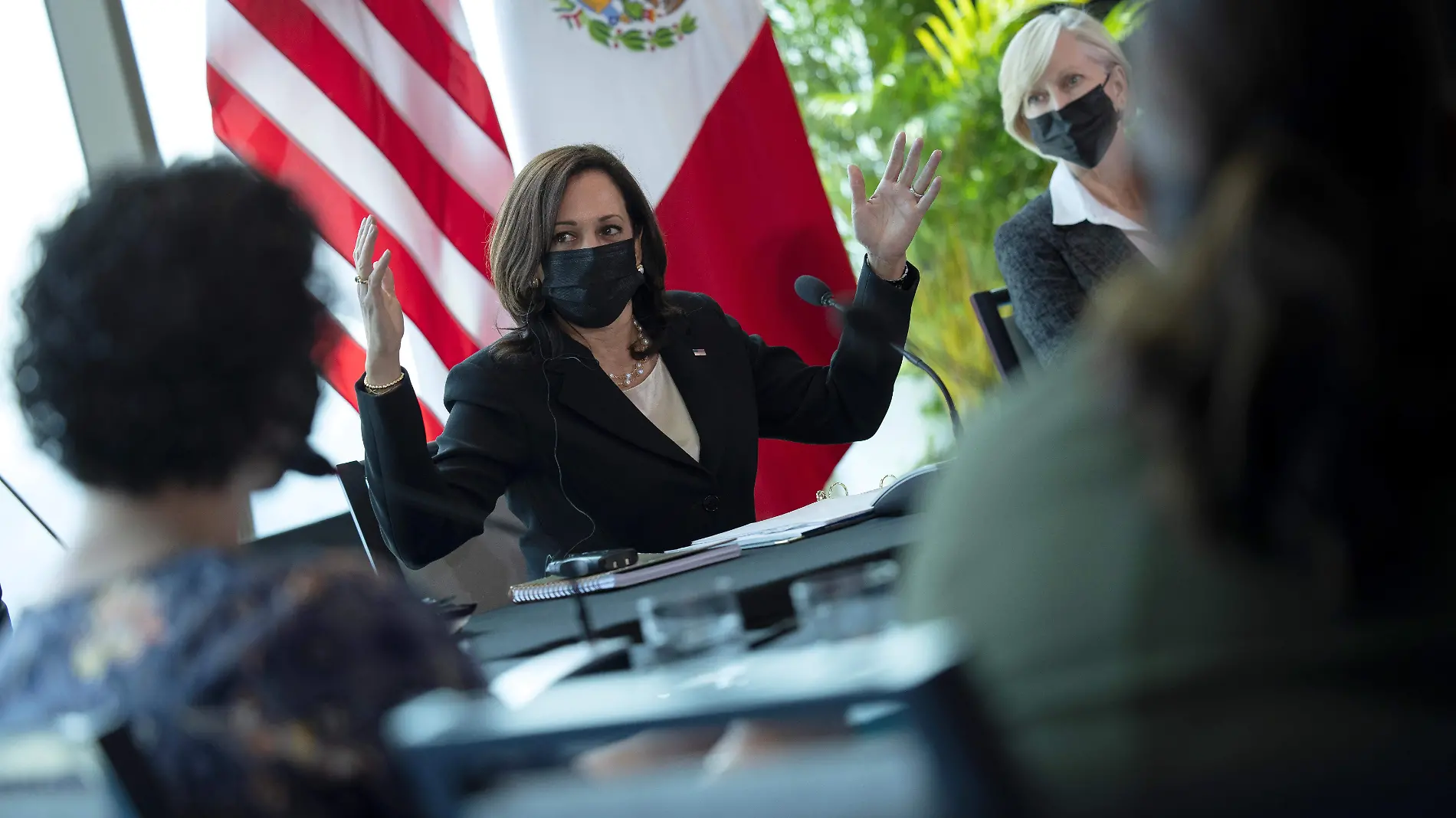 kamala harris mujeres REUTERS